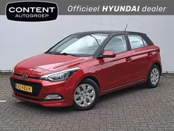 Rood, metallic lak Gebruikt 2018 Hyundai i20 Comfort Hatchback | € 12.640 (Eerlijke prijs)