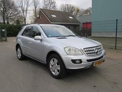 Grijs Gebruikt 2008 Mercedes 320 SUV | € 5.750 (Goede deal)