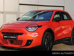 Oranje Nieuw 2024 Fiat 600E Urban SUV | € 30.745