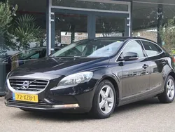 Zwart Gebruikt 2012 Volvo V40 Momentum Stationwagen | € 4.490 (Eerlijke prijs)