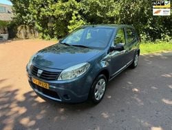 Blauw Gebruikt 2009 Dacia Sandero Ambiance Hatchback | € 1.695 (Goede deal)