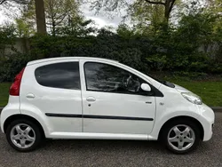Wit Gebruikt 2012 Peugeot 107 Hatchback | € 3.600 (Goede deal)