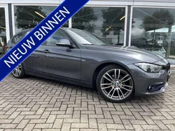 Grijs, metallic lak Gebruikt 2018 BMW 320 Sport Line Stationwagen | € 17.950 (Super prijs)
