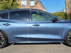 Blauw, metallic lak Gebruikt 2021 Ford Focus Business Edition Hatchback | € 20.950 (Eerlijke prijs)