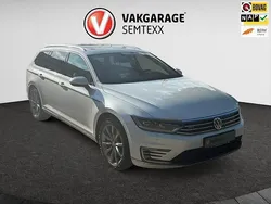 Wit Gebruikt 2016 VW Passat Highline Stationwagen | € 15.950 (Eerlijke prijs)