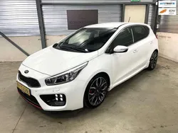 Wit, metallic lak Gebruikt 2013 Kia Ceed GT 2 Hatchback | € 13.450 (Eerlijke prijs)