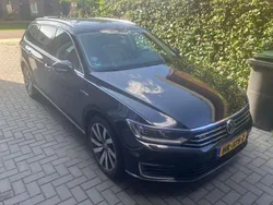 Zwart Gebruikt 2015 VW Passat Highline Stationwagen | € 15.950 (Eerlijke prijs)