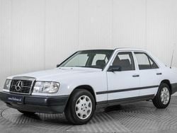 Wit Gebruikt 1986 Mercedes 200 Sedan | € 6.900