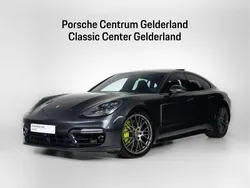 Grijs Gebruikt 2022 Porsche Panamera 4 Platinum Edition Sedan | € 96.900 (Eerlijke prijs)