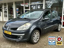 Grijs, metallic lak Gebruikt 2009 Renault Clio II Collection Hatchback | € 1.950 (Goede deal)