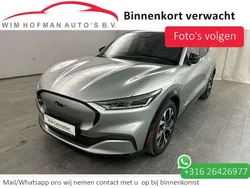 Zilver, metallic lak Gebruikt 2022 Ford Mustang Mach-E Premium SUV | € 32.740 (Super prijs)