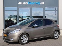 Grijs Gebruikt 2015 Peugeot 208 Style Hatchback | € 10.985 (Iets duurder)