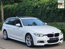 Wit Gebruikt 2018 BMW 320 Executive Stationwagen | € 24.950 (Eerlijke prijs)
