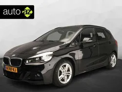 Zwart Gebruikt 2016 BMW 220 Active Tourer Comfort Edition MPV | € 15.900 (Eerlijke prijs)