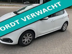 Wit Gebruikt 2017 Peugeot 208 Hatchback | € 6.245 (Eerlijke prijs)