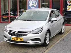 Grijs Gebruikt 2019 Opel Astra Edition Hatchback | € 11.445 (Eerlijke prijs)