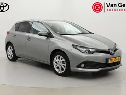 Grijs Gebruikt 2018 Toyota Auris Hybrid Plus Hatchback | € 16.999 (Eerlijke prijs)
