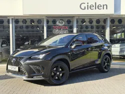 Zwart, metallic lak Gebruikt 2018 Lexus NX300h Sport Line SUV | € 33.900 (Eerlijke prijs)