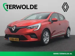 Rood Gebruikt 2020 Renault Clio V Zen Hatchback | € 12.945 (Eerlijke prijs)