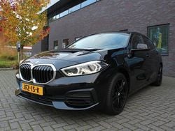 Zwart Gebruikt 2020 BMW 118 Executive Hatchback | € 22.999 (Eerlijke prijs)
