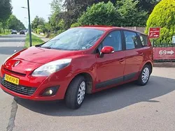 Rood Gebruikt 2010 Renault Grand Scénic III Expression MPV | € 4.700 (Eerlijke prijs)