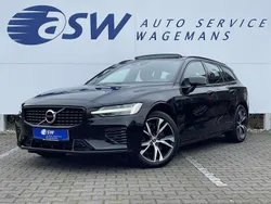 Zwart Gebruikt 2021 Volvo V60 R-Design Stationwagen | € 36.950 (Eerlijke prijs)