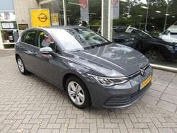 Grijs Gebruikt 2022 VW Golf VIII Hatchback | € 19.900 (Goede deal)