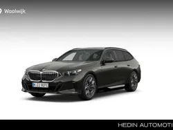 Grijs Nieuw 2024 BMW 530e Comfort Edition Stationwagen | € 83.687 (Super prijs)