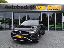 Zwart Gebruikt 2022 VW T-Roc Edition SUV | € 18.740 (Eerlijke prijs)