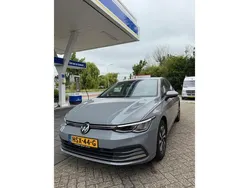 Grijs Gebruikt 2022 VW Golf VIII Business Hatchback | € 22.950 (Goede deal)