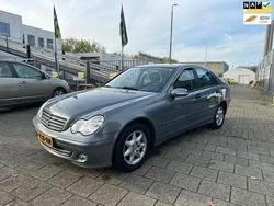 Grijs Gebruikt 2005 Mercedes C200 Sedan | € 4.249 (Eerlijke prijs)