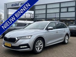 Grijs Gebruikt 2021 Skoda Octavia Business Line Stationwagen | € 18.950 (Iets duurder)