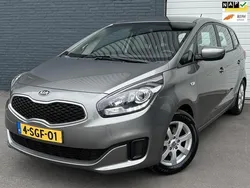 Grijs, metallic lak Gebruikt 2013 Kia Carens Comfort MPV | € 7.495 (Eerlijke prijs)