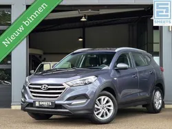 Grijs, metallic lak Gebruikt 2017 Hyundai Tucson Comfort SUV | € 17.950 (Eerlijke prijs)