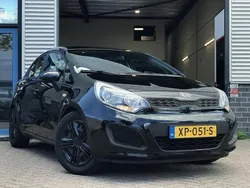 Zwart, metallic lak Gebruikt 2011 Kia Rio Plus Hatchback | € 5.950 (Iets duurder)
