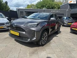 Grijs Gebruikt 2022 Toyota Yaris Cross SUV | € 24.450 (Eerlijke prijs)
