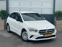 Wit Gebruikt 2021 Mercedes 200 MPV | € 9.999