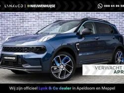 Blauw, metallic lak Gebruikt 2022 Lynk & Co 01 SUV | € 26.399 (Eerlijke prijs)