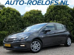 Grijs Gebruikt 2015 Opel Astra Business Hatchback | € 8.390 (Eerlijke prijs)