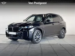 Saphirschwarz metallic (475) (zwart metallic) Gebruikt 2023 BMW X5 M Sport SUV | € 89.495 (Super prijs)