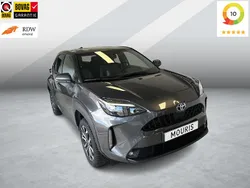 Grijs Gebruikt 2022 Toyota Yaris Cross Team SUV | € 26.950 (Eerlijke prijs)