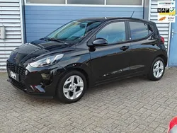 Zwart Gebruikt 2021 Hyundai i10 Edition 30 Hatchback | € 12.450 (Eerlijke prijs)