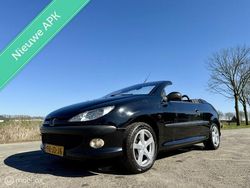 Zwart Gebruikt 2002 Peugeot 206 CC Cabriolet | € 1.750 (Eerlijke prijs)
