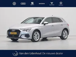 Grijs, metallic lak Gebruikt 2020 Audi A3 Sportback Hatchback | € 24.940 (Eerlijke prijs)