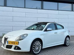 Wit Gebruikt 2010 Alfa Romeo Giulietta Distinctive Hatchback | € 7.877 (Iets duurder)