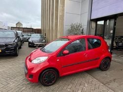 Rood Gebruikt 2010 Peugeot 107 Hatchback | € 2.450 (Goede deal)