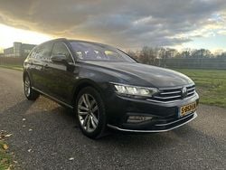 Zwart (metallic) Gebruikt 2021 VW Passat Elegance Stationwagen | € 22.950 (Super prijs)