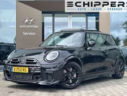 Zwart Gebruikt 2024 Mini Cooper Hatchback | € 35.400