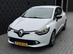 Wit Gebruikt 2015 Renault Clio IV Night&Day Hatchback | € 5.750 (Eerlijke prijs)