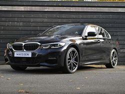 Zwart (metallic) Gebruikt 2020 BMW 330e M Sport Sedan | € 31.450 (Iets duurder)